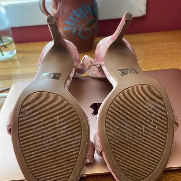 Pink Heels - Picture 8 of 8